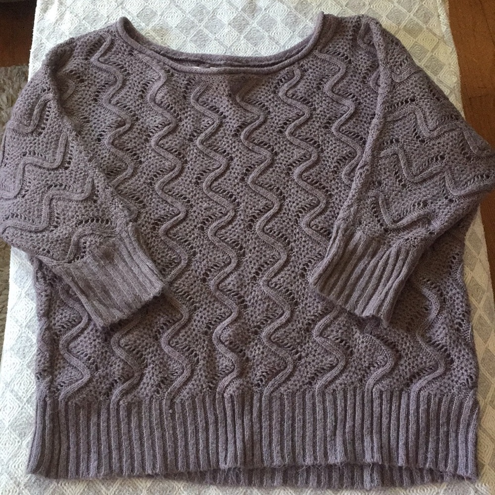Lauren Conrad sweater 3/4 sleeves.Lavender.Size M.